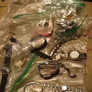 Women designer watch Lot .